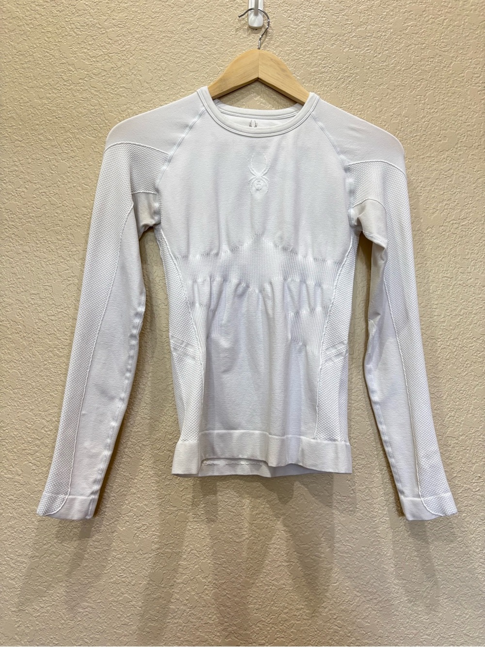 Spyder Baselayer Performance Long Sleeve Compression Shirt White Woman’s M/L
